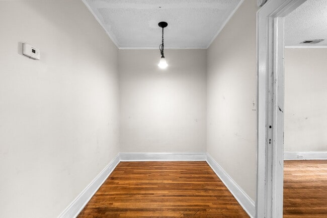 Building Photo - 444 Walnut Ave
