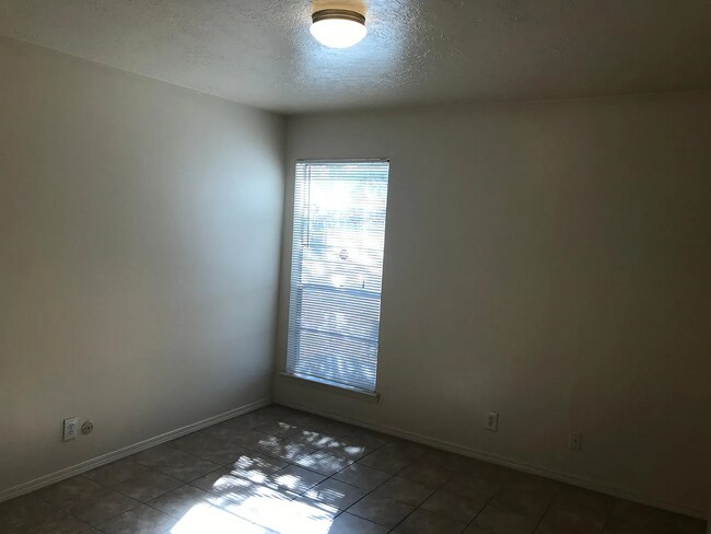 Building Photo - 1 bed/1 bath condo at Carlisle and Montgomery