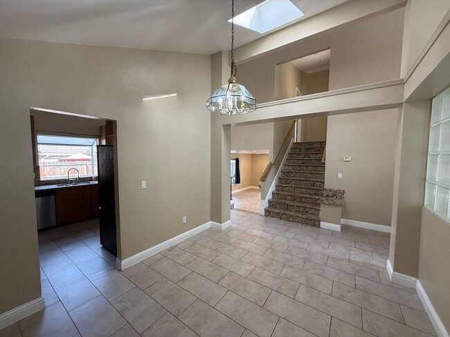 Building Photo - Updated two story home in Sylvan School Di...