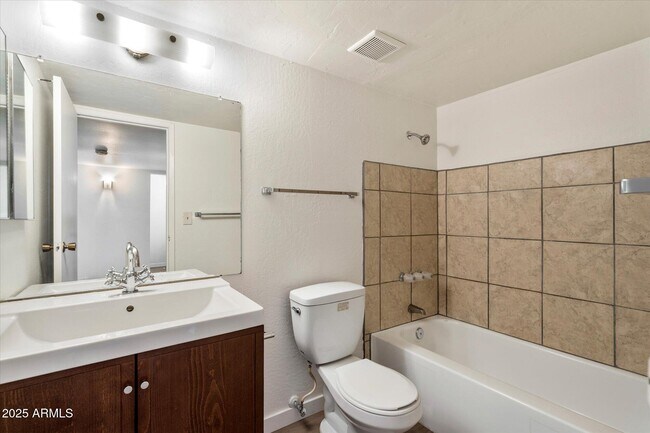 Building Photo - 4630 N 68th St
