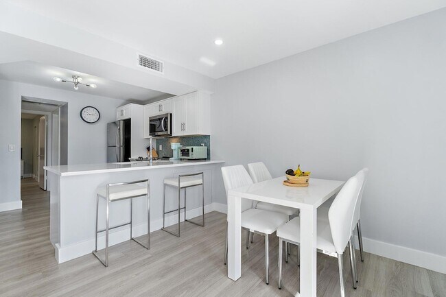 Building Photo - 1605 S US Hwy 1