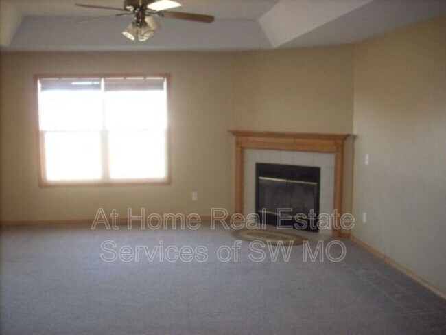 Building Photo - 3917 W Parkridge Cir