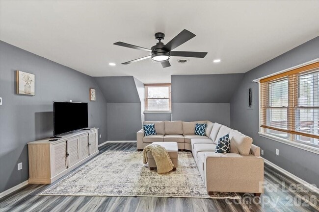 Building Photo - 2708 Mooresville Rd