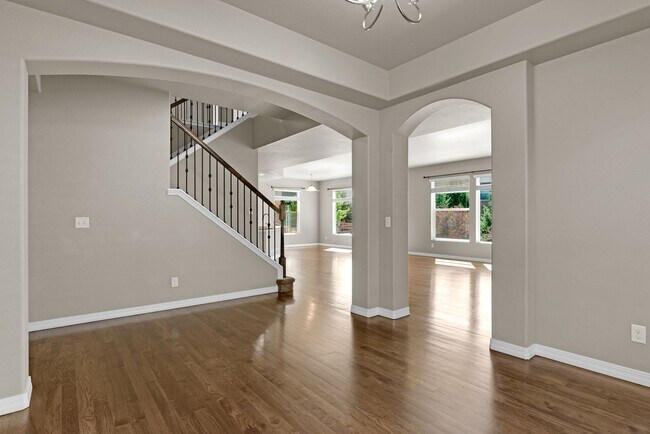 Building Photo - Beautiful home available to move in 08/04/...