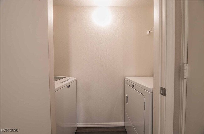 Building Photo - 45 Maleena Mesa St