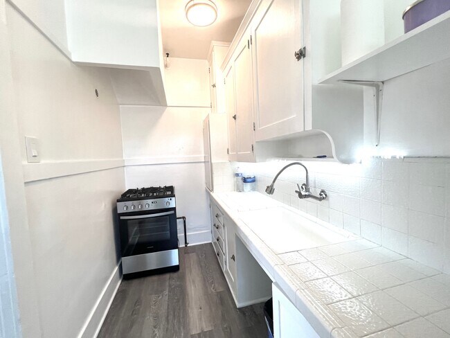 Building Photo - 135 Bonito Ave