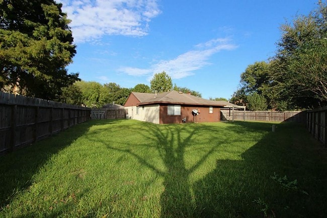 Building Photo - 4330 Maple Cross Dr