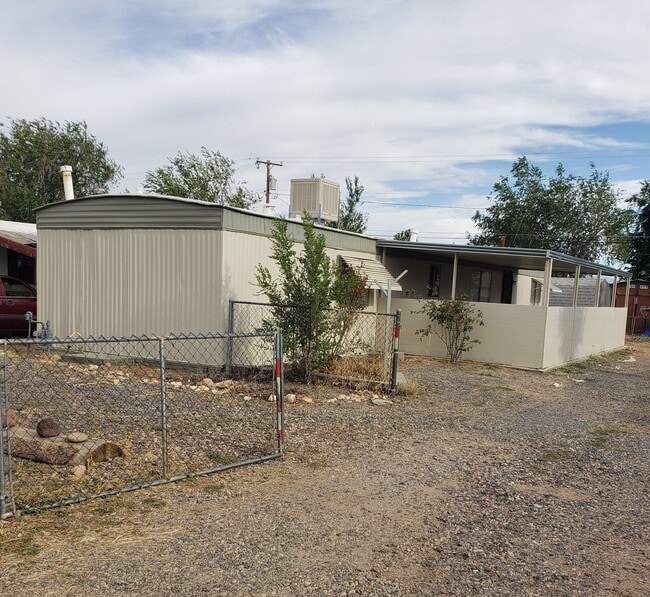 Primary Photo - 2480 Carver Ave