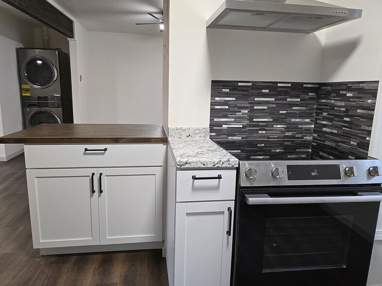 Building Photo - 420 W Huntington Ave