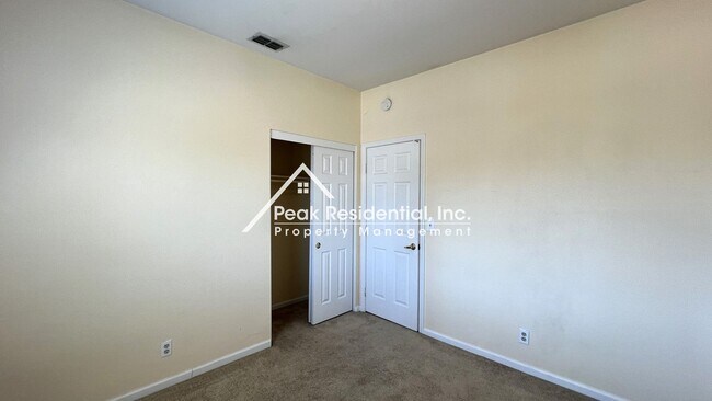 Building Photo - 402 Harlow Ct