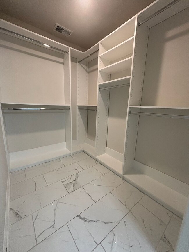 Building Photo - Cozy 3-Bedroom, 2-Bathroom Home