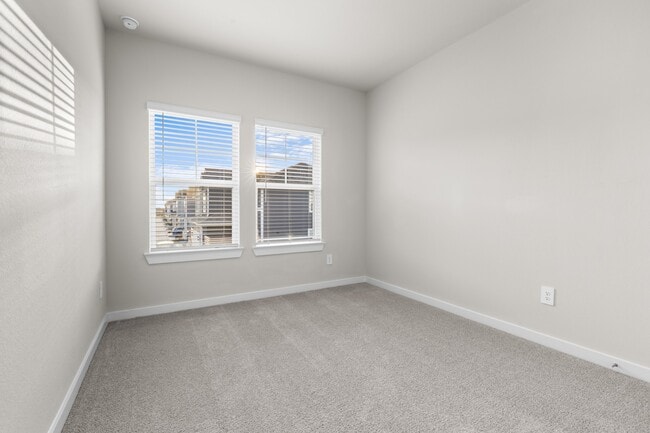 Building Photo - 2213 Bay Breeze Dr