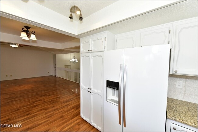 Building Photo - 5852 Mira Serena Dr
