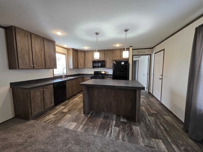 Building Photo - 3648 Chestnut St