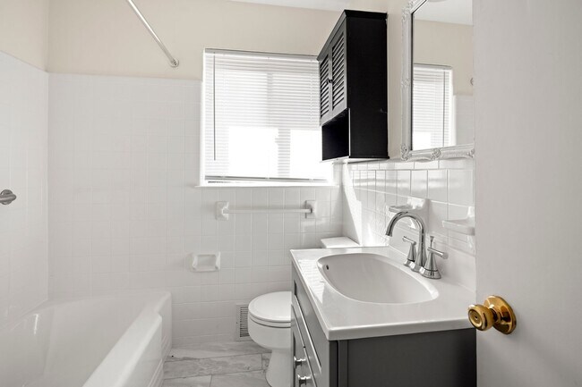 Building Photo - West Asheville House