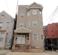 Building Photo - 524 Mulberry St