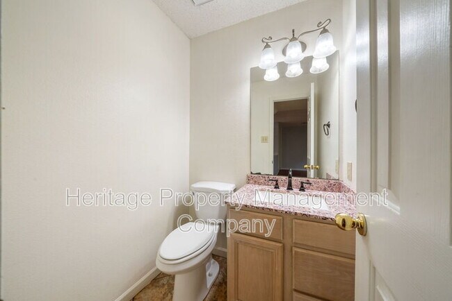 Building Photo - 17427 Sapphire Rim Dr