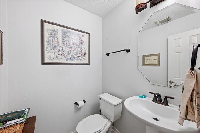 Building Photo - 1010 Bringewood Chase Dr