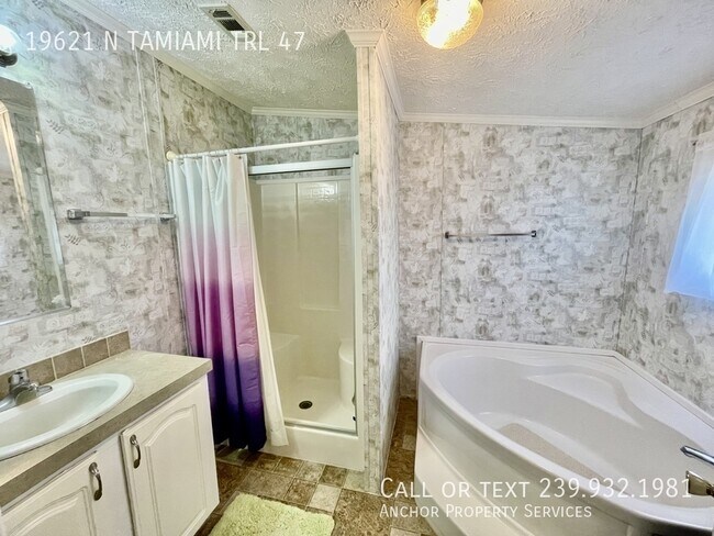 Building Photo - 19621 N Tamiami Trl