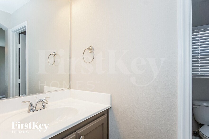 Building Photo - 9518 Summer Furnace St