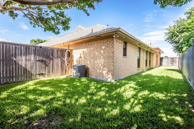 Building Photo - 2117 Promontory Point