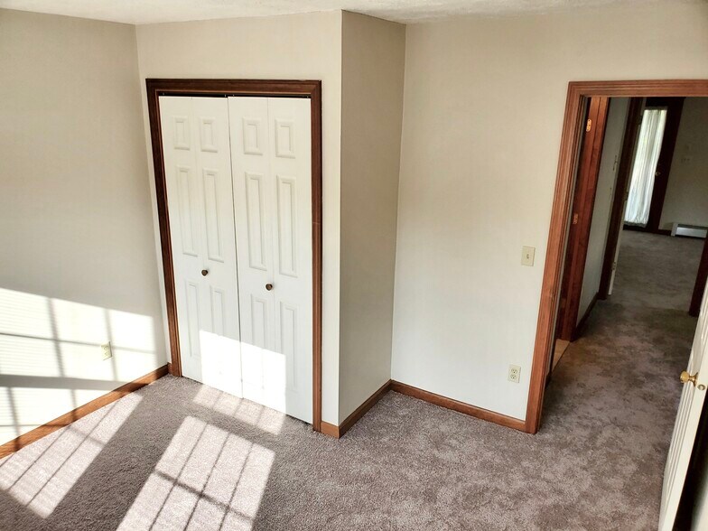 Building Photo - 61 Deer Run Trl