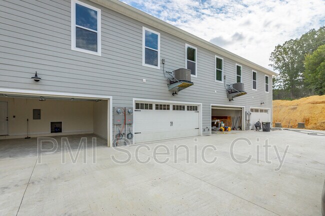 Building Photo - 1904 Cypress Ln