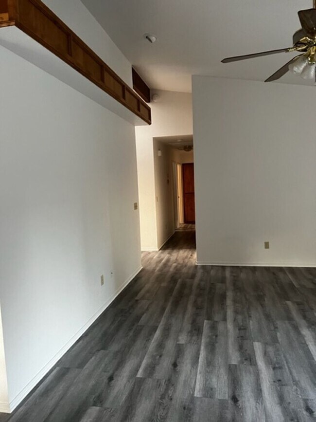 Building Photo - 600 Tuohy St