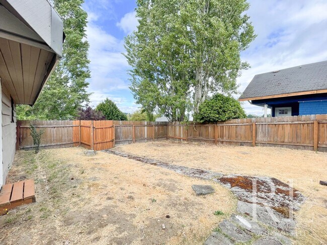 Building Photo - 3BR Bremerton Home with Vintage Charm & Mo...