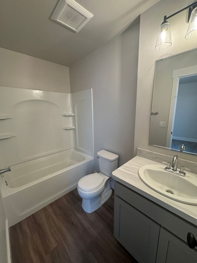 Building Photo - Fresh Annafeld Townhome — Don’t Miss This One