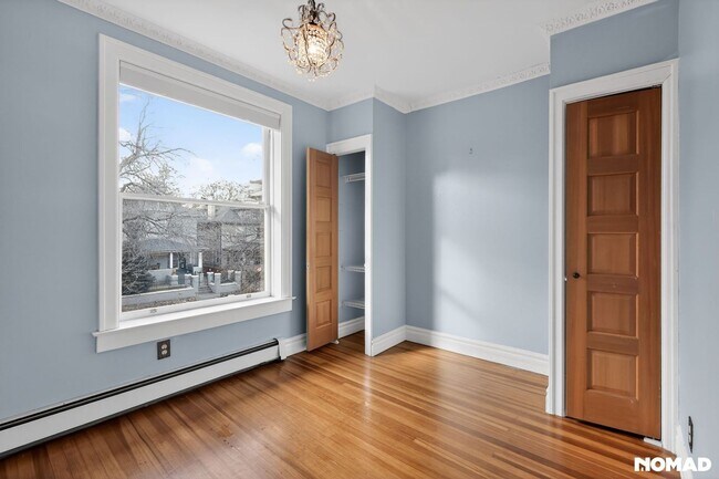 Building Photo - 910 N Clarkson St