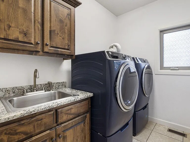 Building Photo - 2956 S Ranch Dr