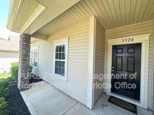 Building Photo - 3520 Larkhaven Ave SW