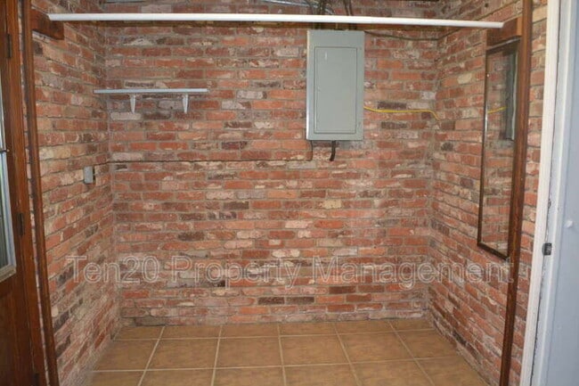 Building Photo - 1815 Marilon Dr
