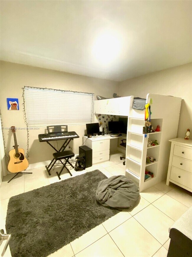 Building Photo - Southwest 77th Avenue, Pinecrest, FL 33156...