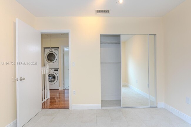 Building Photo - 5698 W 25th Ct