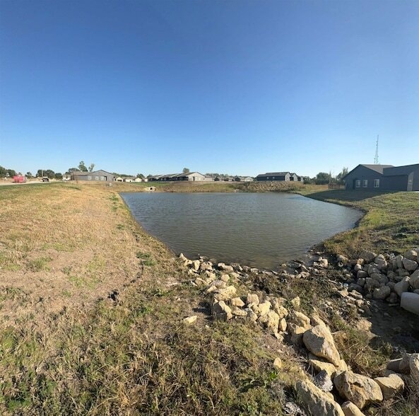 Building Photo - 4829 N Vassar Ave