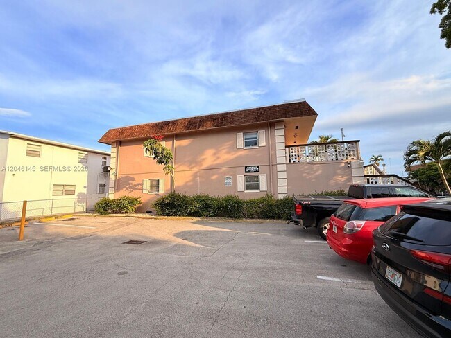 Building Photo - 2832 Fillmore St