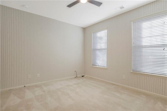 Building Photo - 3382 Vintage Cir SE