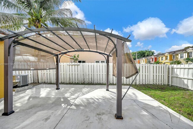 Building Photo - 640 SE 1st St