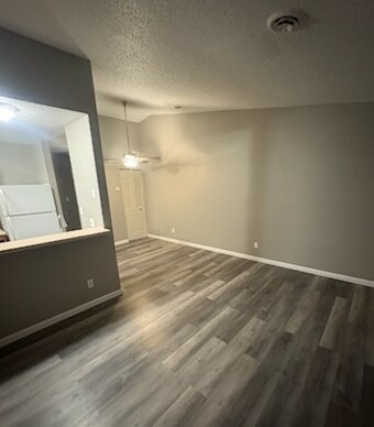 Building Photo - 321 Cedarview Ct