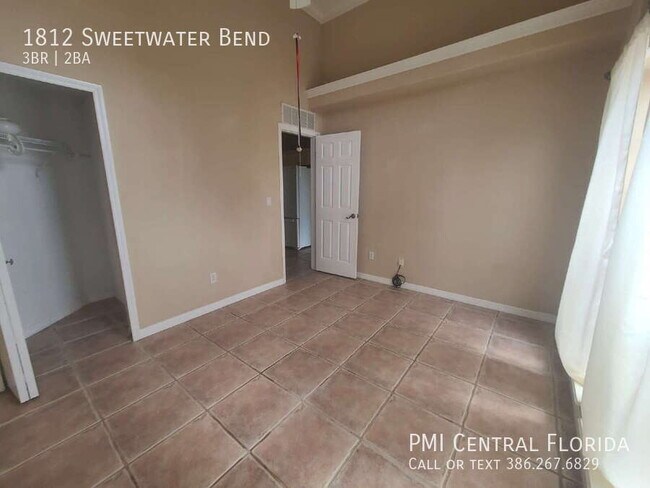 Building Photo - 1812 Sweetwater Bend