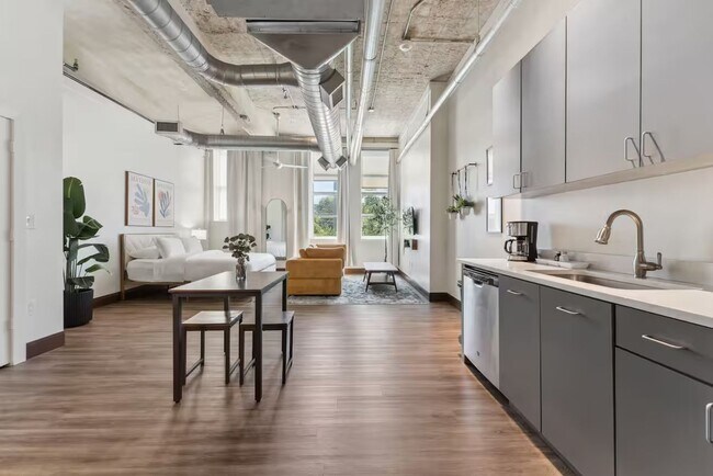 Building Photo - Modern Studio in Dallas' Creative Cedars District