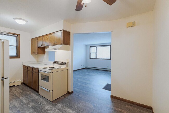 Building Photo - 4611 Cooper Ave