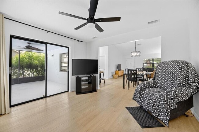 Building Photo - 8137 English Elm Cir