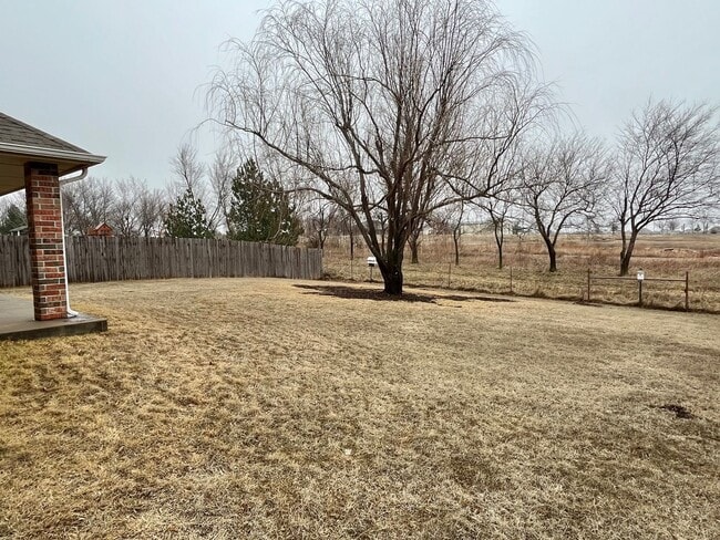 Building Photo - Great 3 Bed, 2 Bath Home in Moore Schools