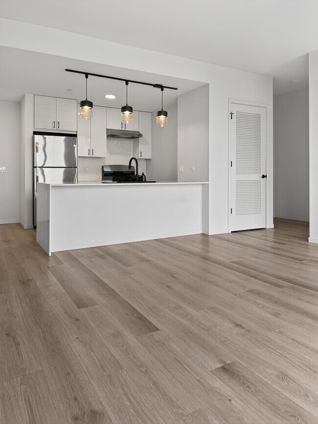 Building Photo - 88 E Wacker Pl