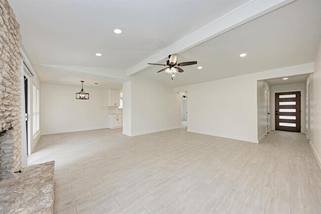 Building Photo - 4910 Wing Rd