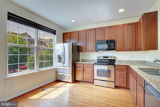 Building Photo - 105 Polo Way