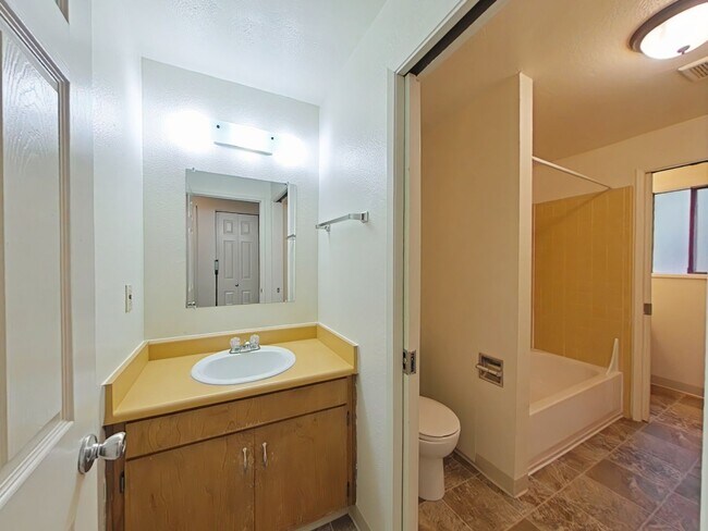 Building Photo - FALL SPECIAL ~ $920 OFF FIRST MONTH RENT